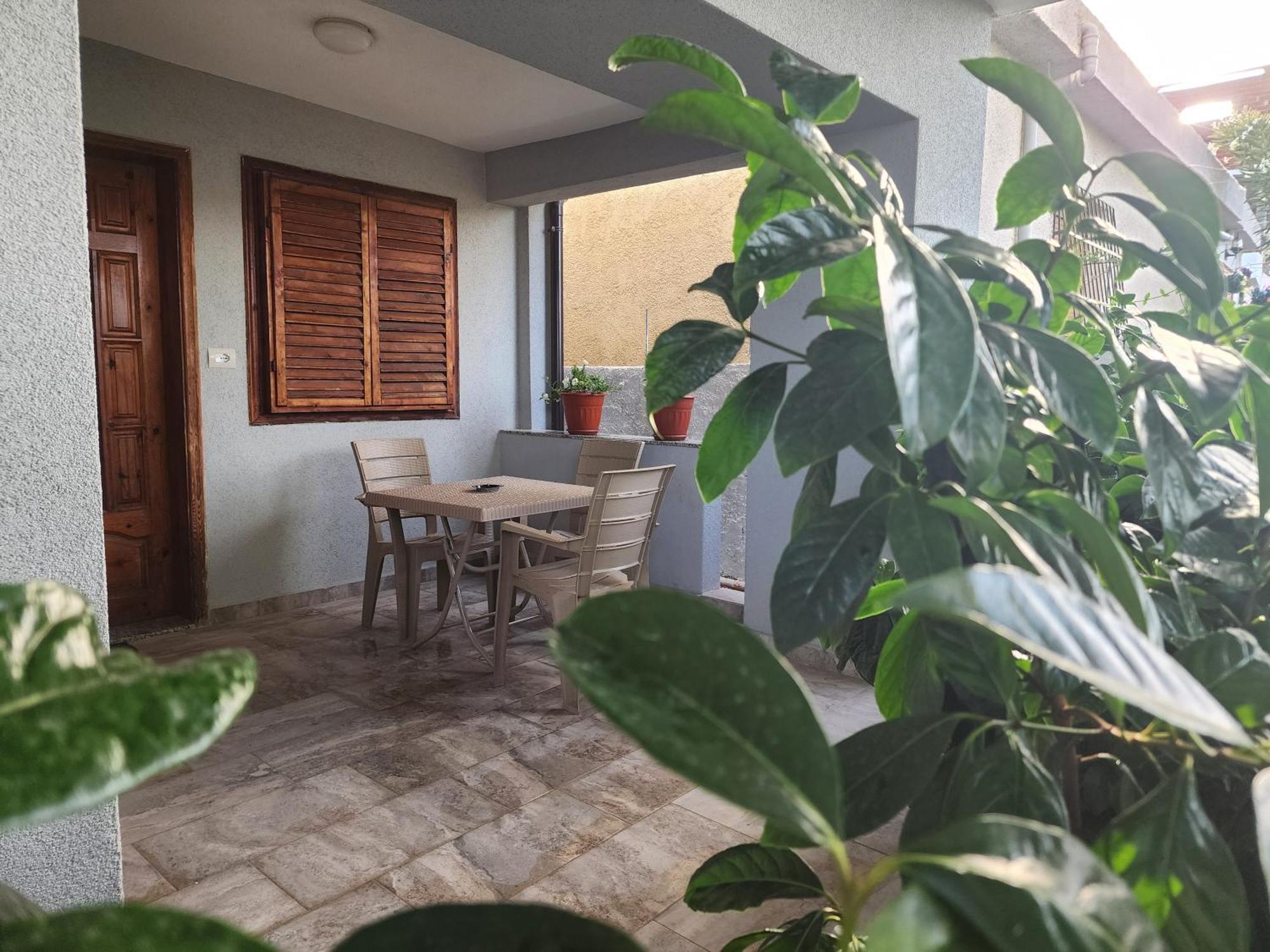 Eden Guesthouse Драч Екстериор снимка