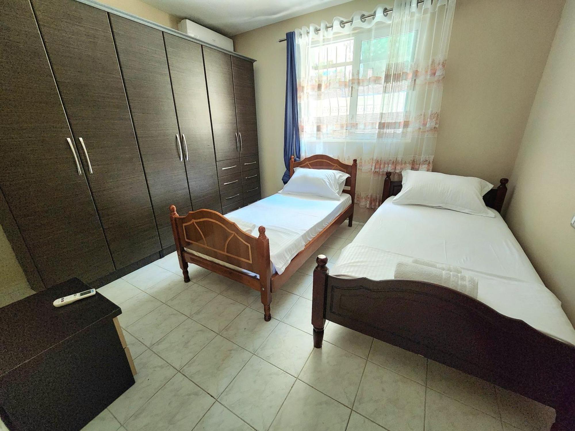 Eden Guesthouse Драч Екстериор снимка