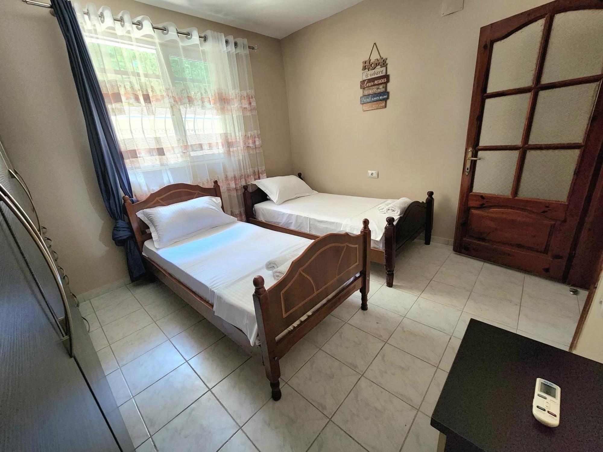 Eden Guesthouse Драч Екстериор снимка